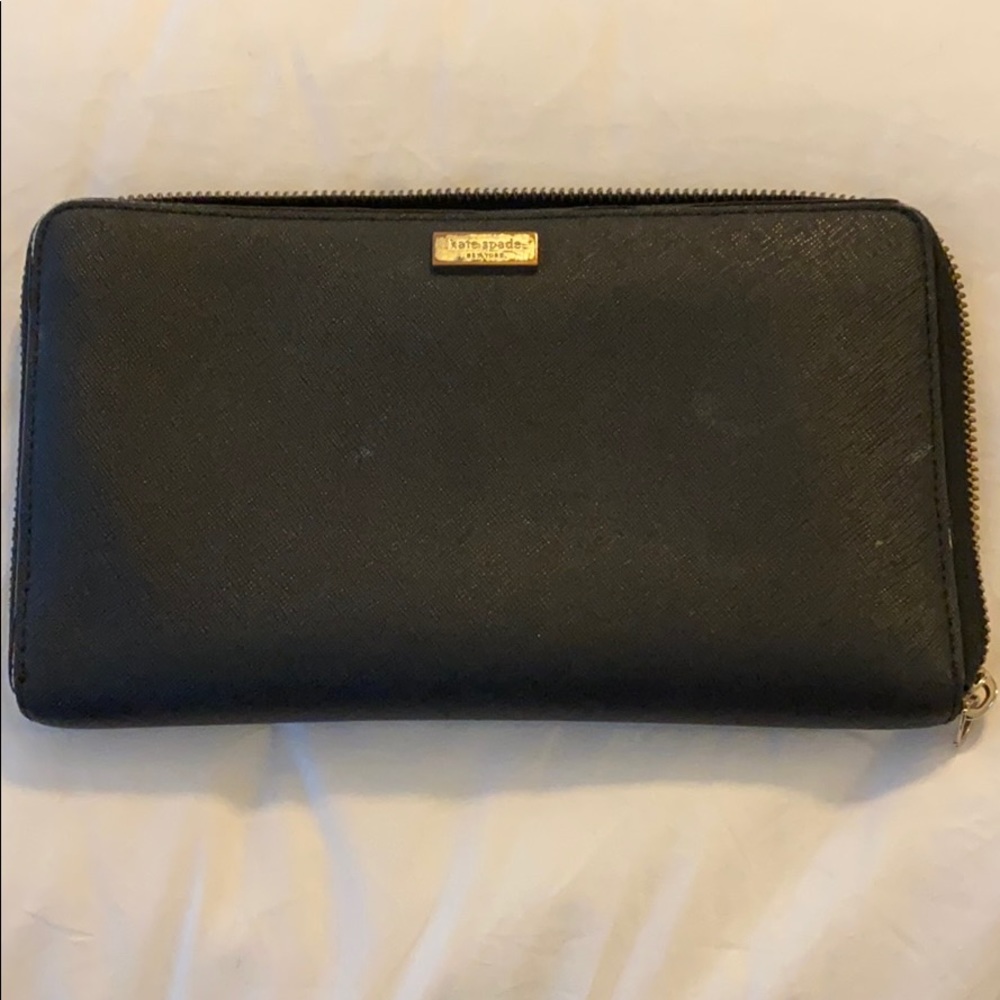 Pre-Owned Overly Loved Kate Spade Wallet